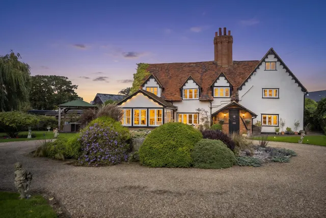 Pottersheath Road, Welwyn, AL6, photo 1