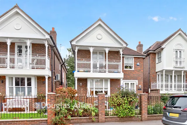 4 bedroom house, Chestnut Walk, Woodford Green, IG8