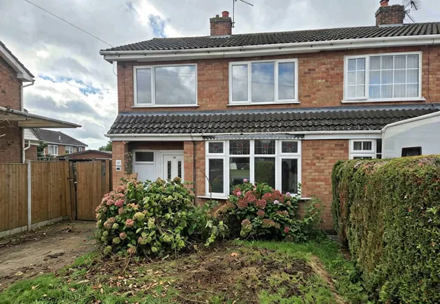 Bearsden Crescent, LE10 0SQ, photo 1