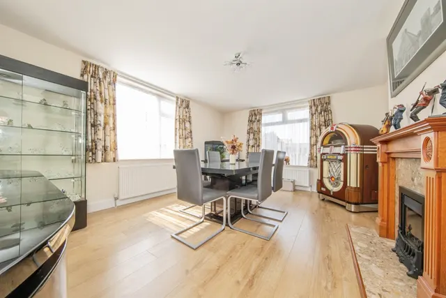 Photo 3 — Preston Road, Holland-On-Sea, Clacton-On-Sea
