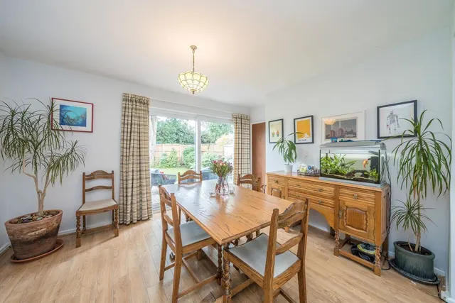 Brackley, Weybridge, KT13, photo 3