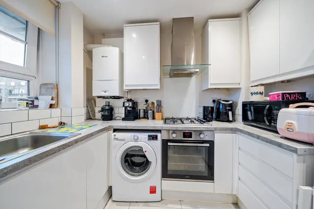 Photo 2 — Wandsworth Road, Wandsworth, London, SW8