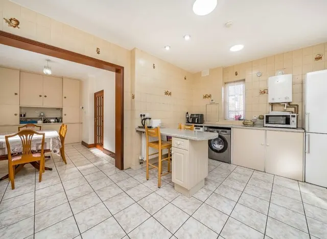 Hillcourt Avenue, North Finchley, N12, photo 3