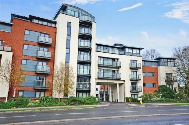 Albion Way, Horsham, RH12, photo 1