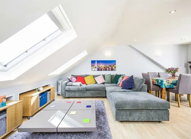 Finchley Road, Hampstead, NW3, photo 2