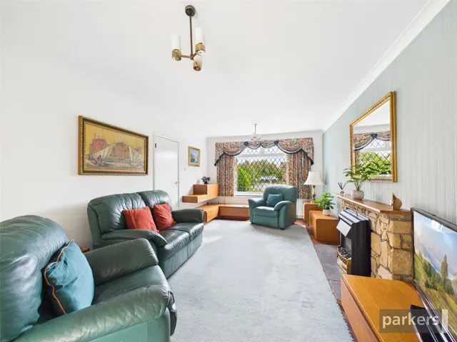 St. Patricks Avenue, Charvil, RG10, photo 3