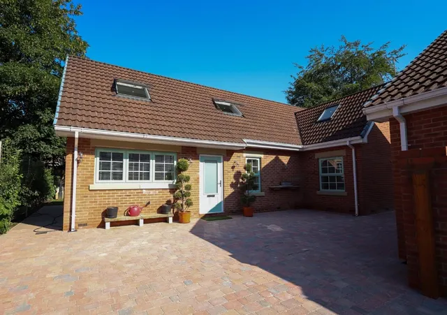 Willow Wood Close, Ashton-Under-Lyne, photo 1