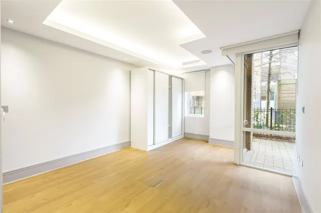 Photo 3 — Benjamin House, Cecil Grove, St John's Wood, London, NW8 7EF