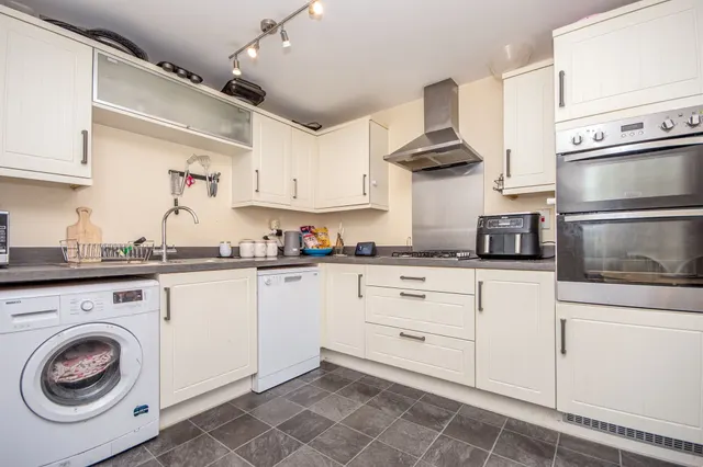 Roman Road, Corby, NN18, photo 3