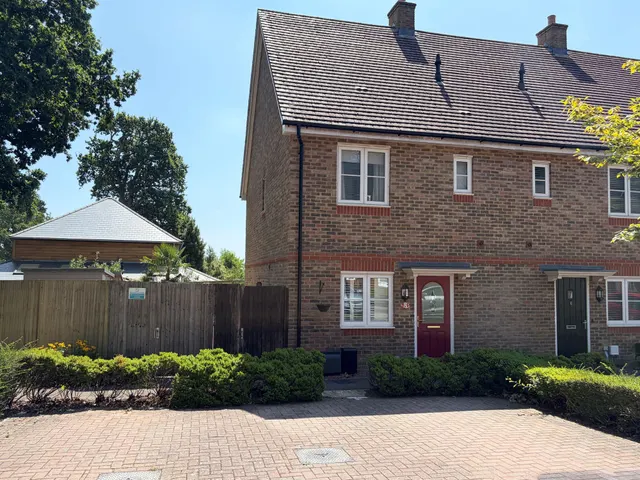 Aubin Wood, Emsworth, PO10, photo 1