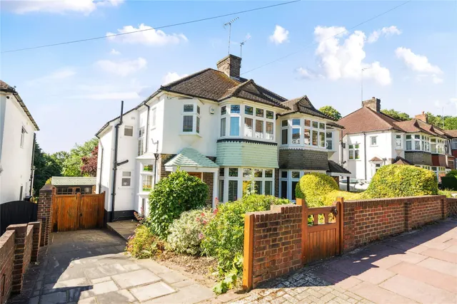 Wood Lodge Lane, West Wickham, BR4, photo 1