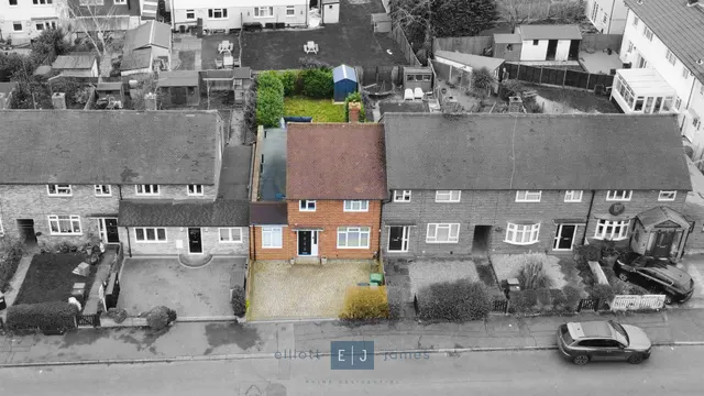 Photo 2 — Whitehills Road, Loughton
