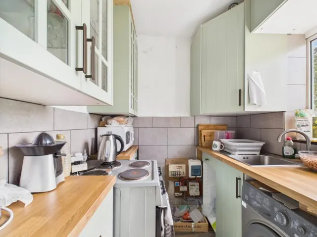 Blundell Road, Edgware, HA8, photo 2