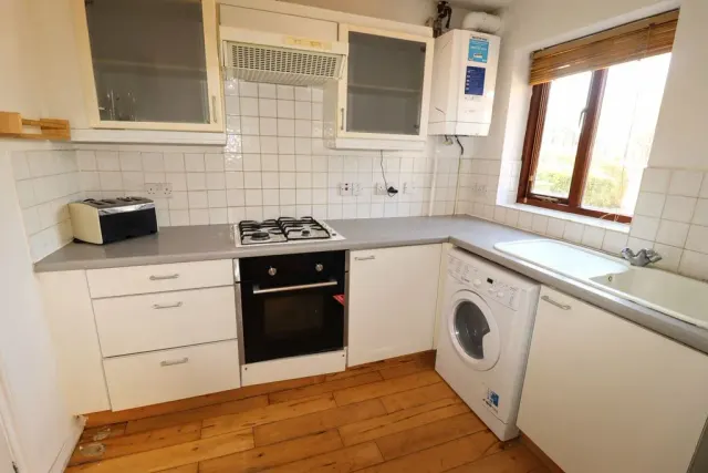Photo 3 — Groundsel Close, Walnut Tree, Milton Keynes, Buckinghamshire, MK7 7NT