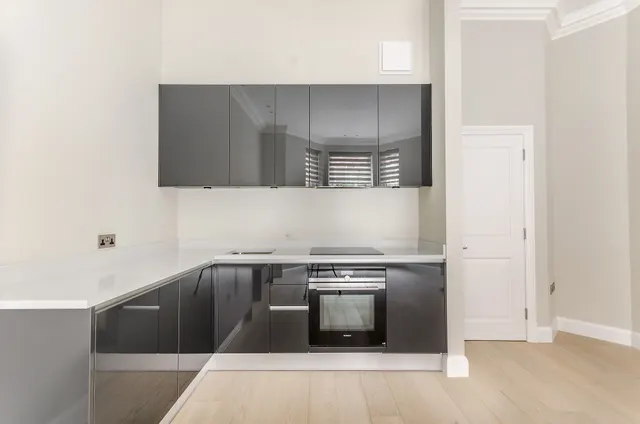 Flat 1, 29 Rosary Gardens, London, photo 1