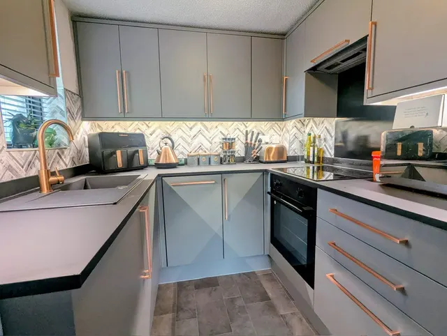 Whitecroft, Langshott, RH6, photo 1