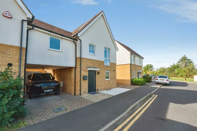 Woodside Close, Grays, RM16, photo 3