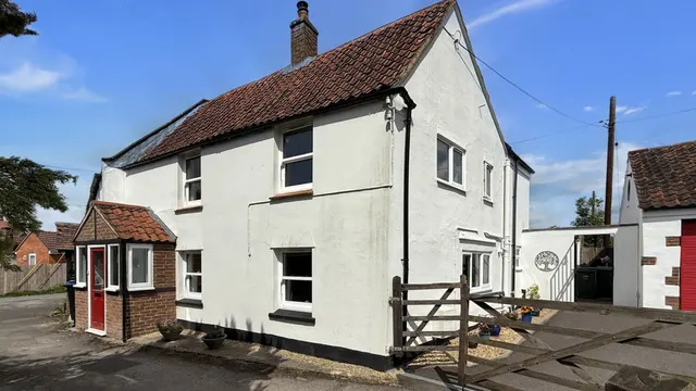 Whitecroft, Dilton Marsh, photo 1