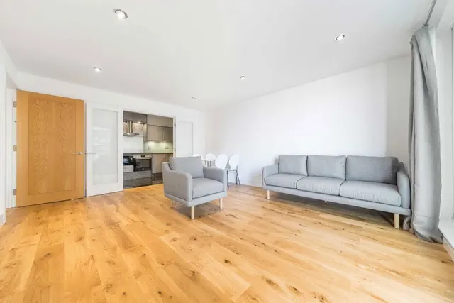 Drake House, Nine Elms, photo 1