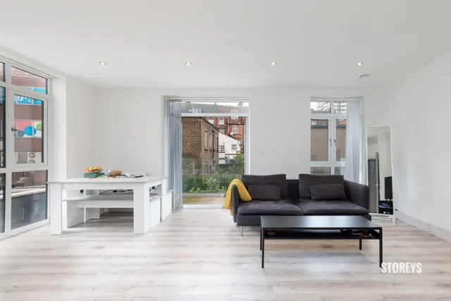 Clockhouse Avenue, Barking, IG11, photo 1