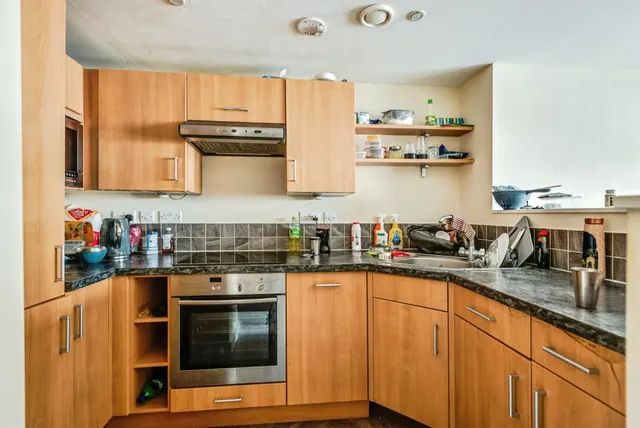 Beckhampton Street, Swindon, SN1, photo 2