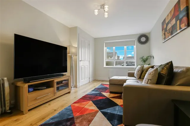 Photo 3 — Corsehill Crescent, HAMILTON, Lanarkshire, ML3