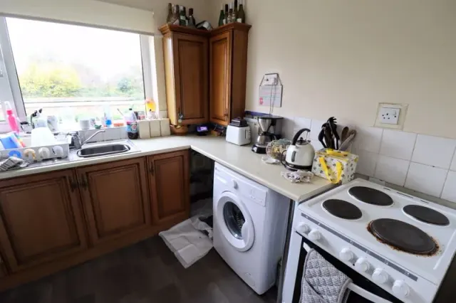 Photo 2 — Vicarage Road, Bletchley, Milton Keynes, Buckinghamshire, MK2 2HA