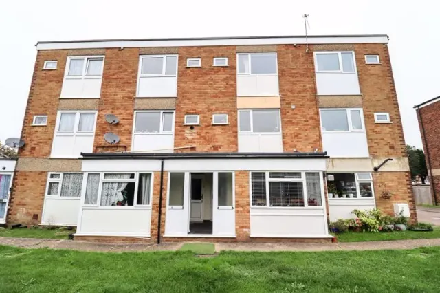 Vicarage Road, Bletchley, Milton Keynes, Buckinghamshire, MK2 2HA, photo 1