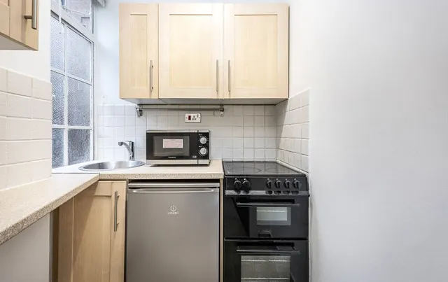 Photo 2 — Upper Woburn Place Bloomsbury ,WC1H