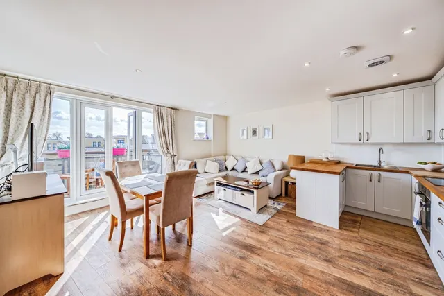 Redwing Crescent, Greenhithe, DA9, photo 3
