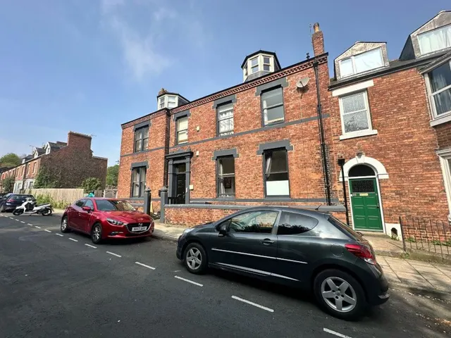 The Avenue, Durham, DH1, photo 1