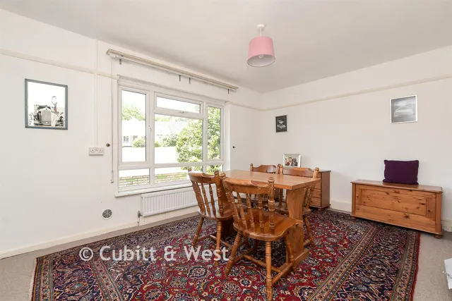 Juniper Road, Reigate, RH2, photo 2