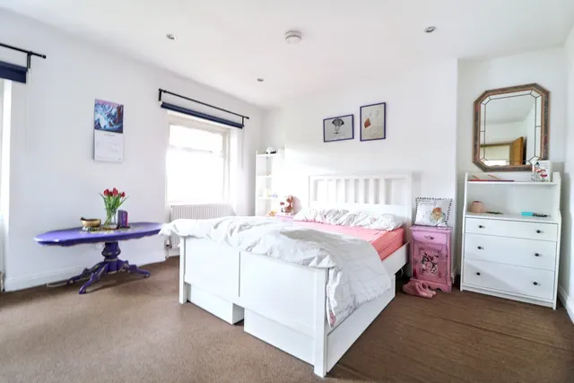Blackheath Standard, SE3, photo 2