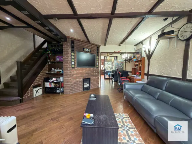 Photo 2 — Hazel Drive, Leicester, LE3 2JE