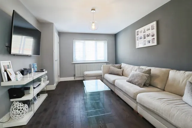 Summerhill Close, Cardiff, CF3, photo 2