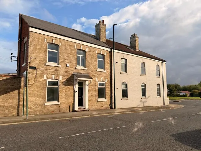 3 bedroom house, Bridge Road, Redcar