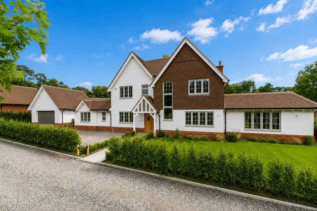 Arkell Lane, Frensham, Farnham, GU10, photo 1