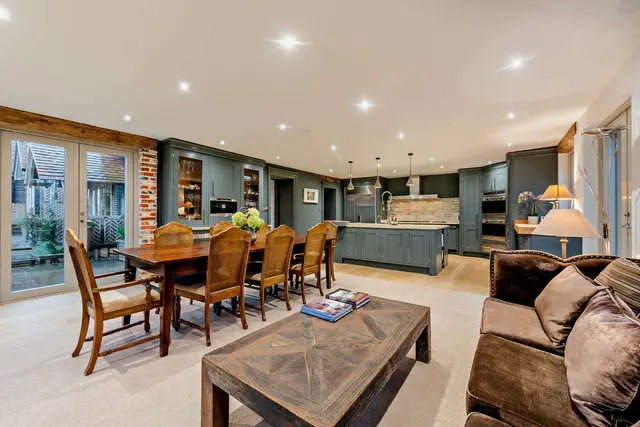 Ripley Road, East Clandon, GU4, photo 2