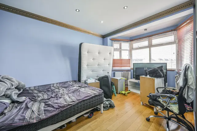 Photo 3 — 95 Great Cambridge Road, London