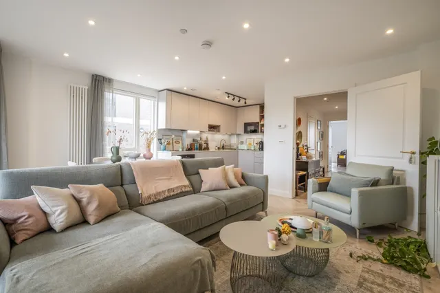 Ravensbury Terrace, London, SW18, photo 1