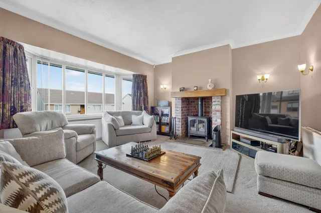 Photo 3 — 7 Glenmount Place, Ayr, KA7 4JE