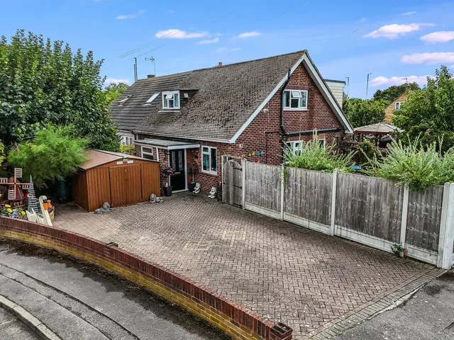 32 Peel Road, Chelmsford, Essex, CM2 6AH, photo 1