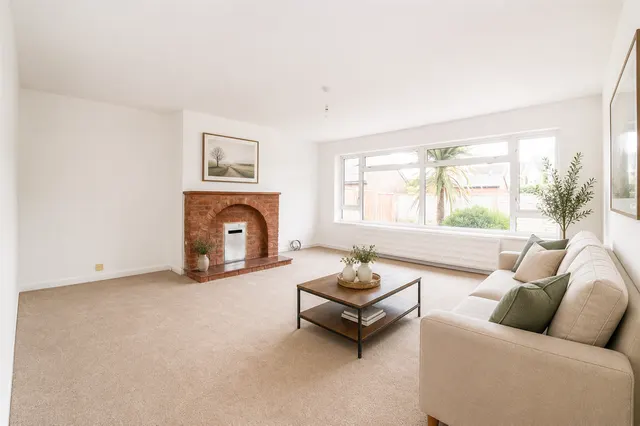 Photo 2 — Dorset Close, Waterlooville, PO8 9JG