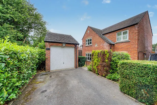 Photo 2 — Butterworth Close Milnrow, Rochdale OL16 3TU