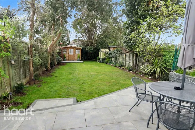 Caterham Avenue, Clayhall, IG5, photo 3