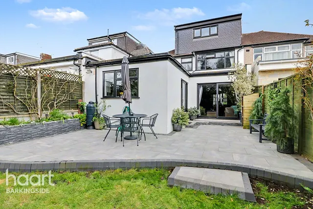 Caterham Avenue, Clayhall, IG5, photo 2
