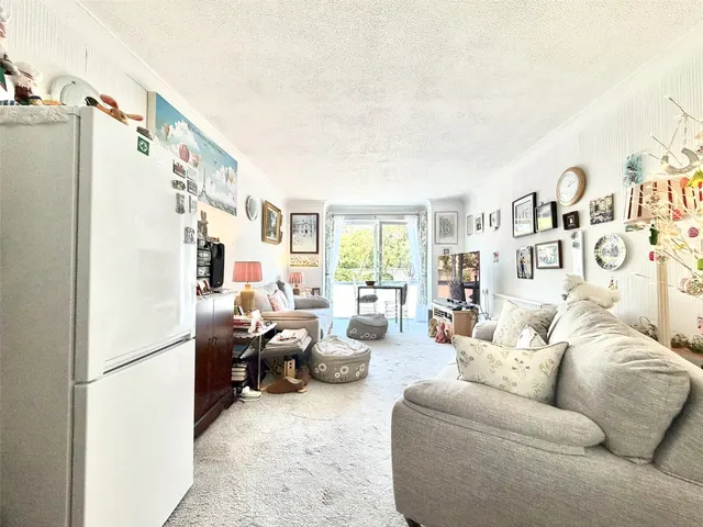 Bidston Road, Prenton, CH43, photo 3