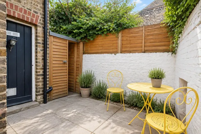 Montefiore Street, SW11, photo 3