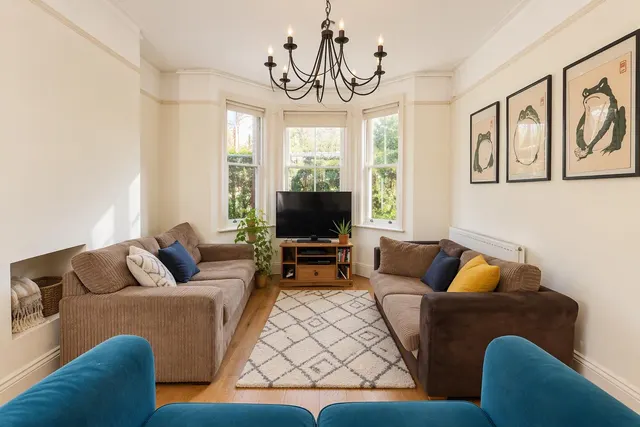 Montefiore Street, SW11, photo 1