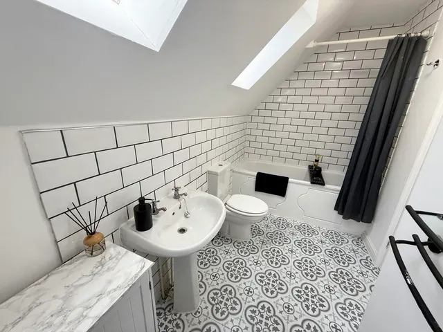 Photo 3 — Augustus Road, Hockliffe LU7 9NS